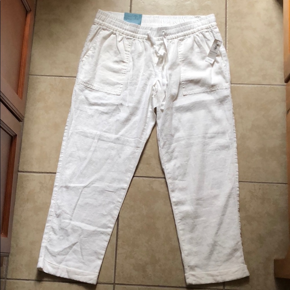 NWT White Flowy Old Navy Capris